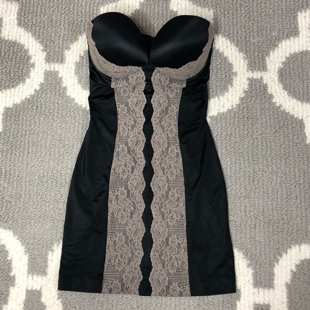 **SALE**Victorias Secret Shaping Slip